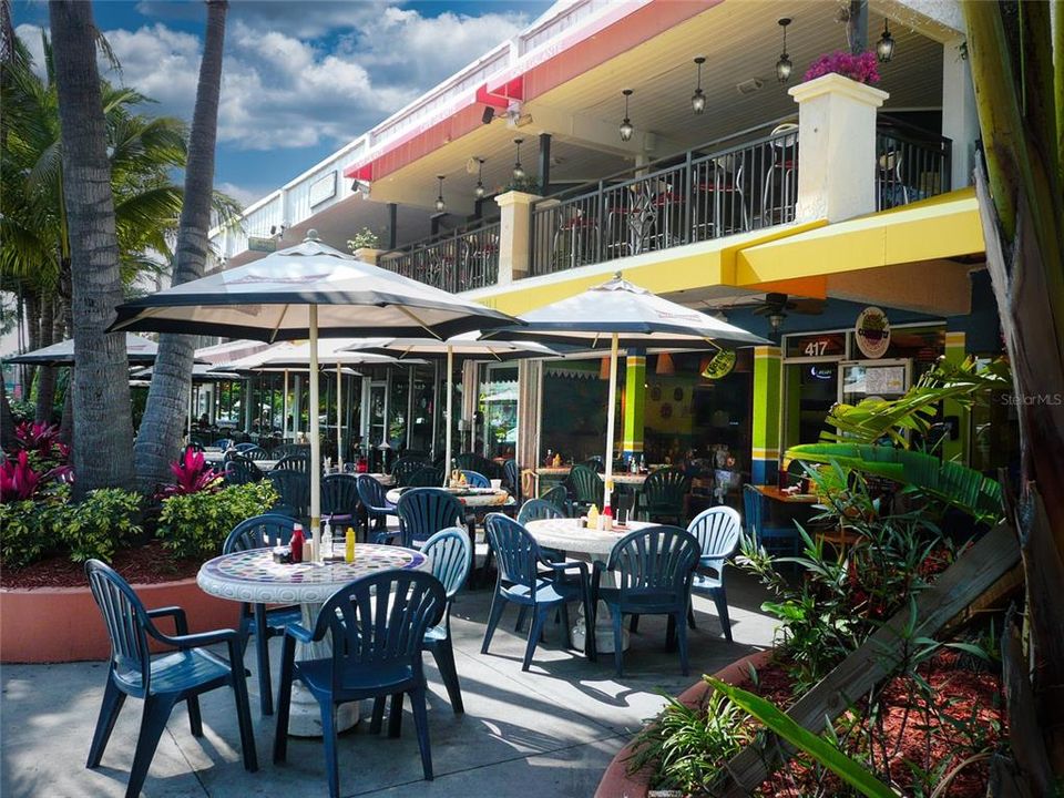 Restaurants and shopping on St. Armands.