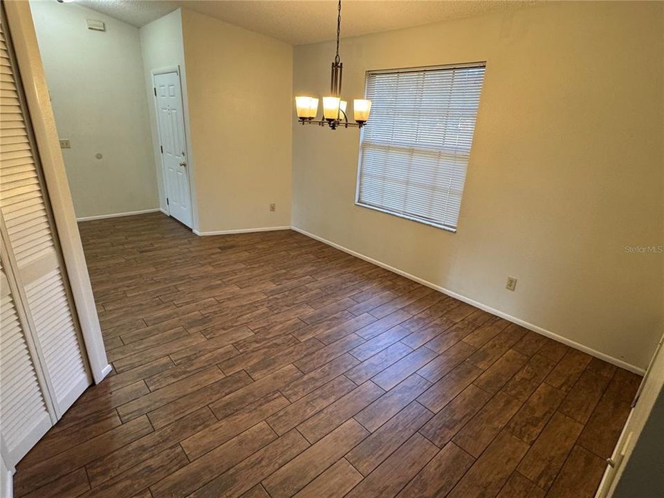 For Rent: $1,995 (3 beds, 2 baths, 1558 Square Feet)