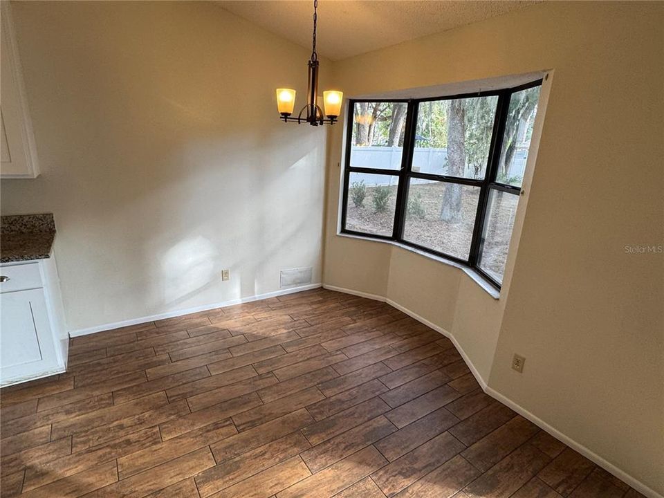 For Rent: $1,995 (3 beds, 2 baths, 1558 Square Feet)