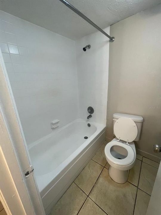 For Rent: $1,175 (1 beds, 1 baths, 550 Square Feet)