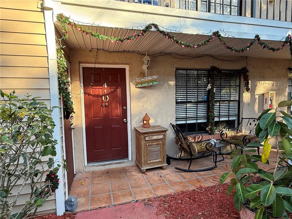 For Sale: $165,500 (2 beds, 1 baths, 800 Square Feet)