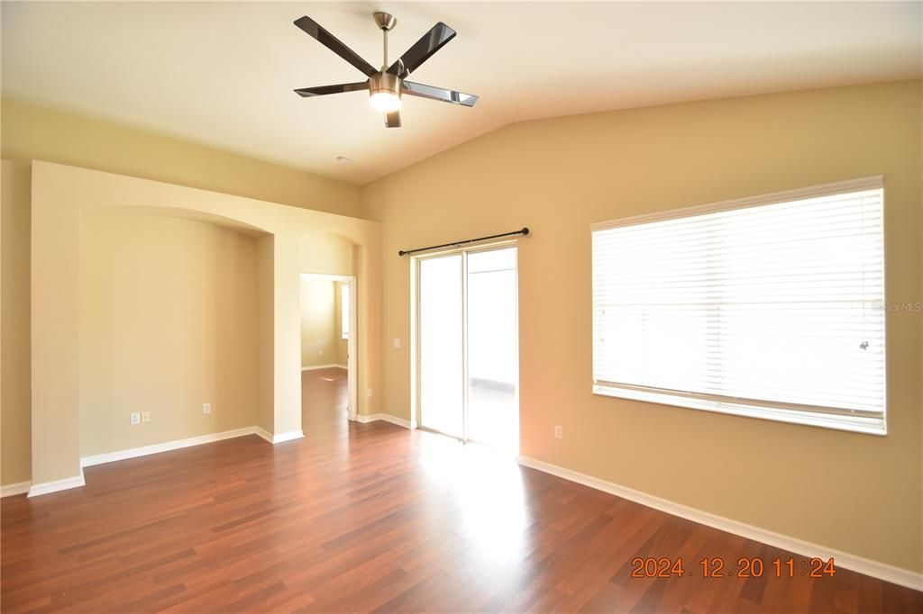 For Rent: $2,350 (3 beds, 2 baths, 2048 Square Feet)