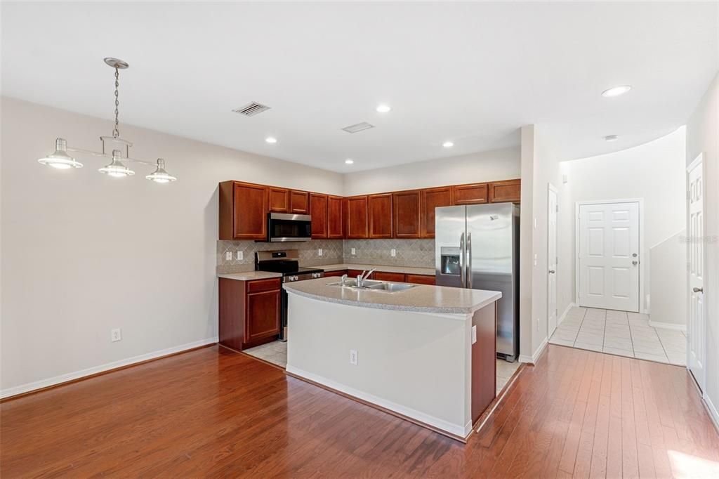 For Sale: $289,000 (3 beds, 2 baths, 1630 Square Feet)