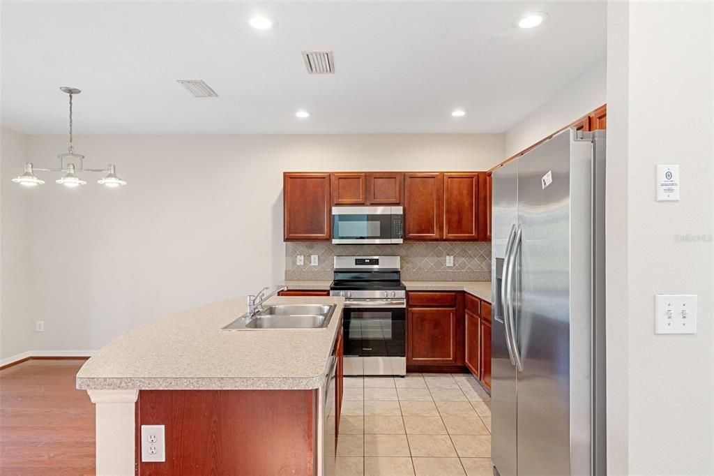 For Sale: $289,000 (3 beds, 2 baths, 1630 Square Feet)