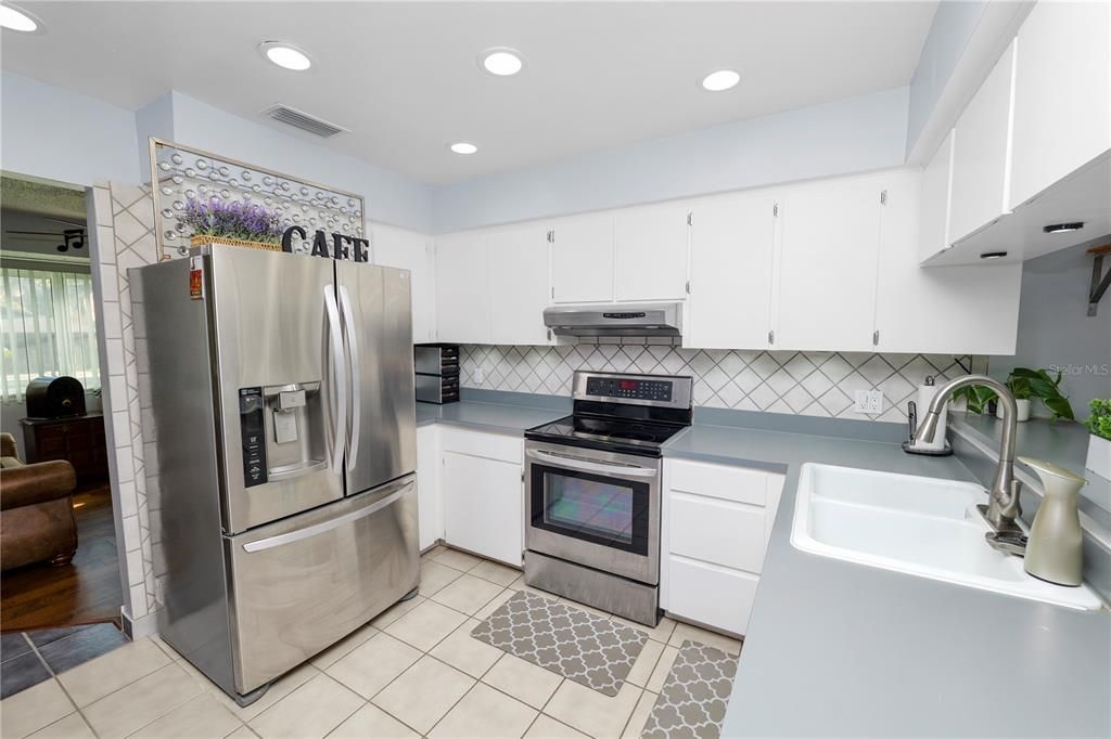 For Sale: $335,000 (3 beds, 2 baths, 1344 Square Feet)