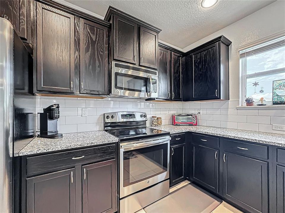 For Sale: $379,900 (3 beds, 2 baths, 1875 Square Feet)