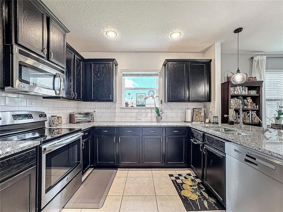 For Sale: $379,900 (3 beds, 2 baths, 1875 Square Feet)