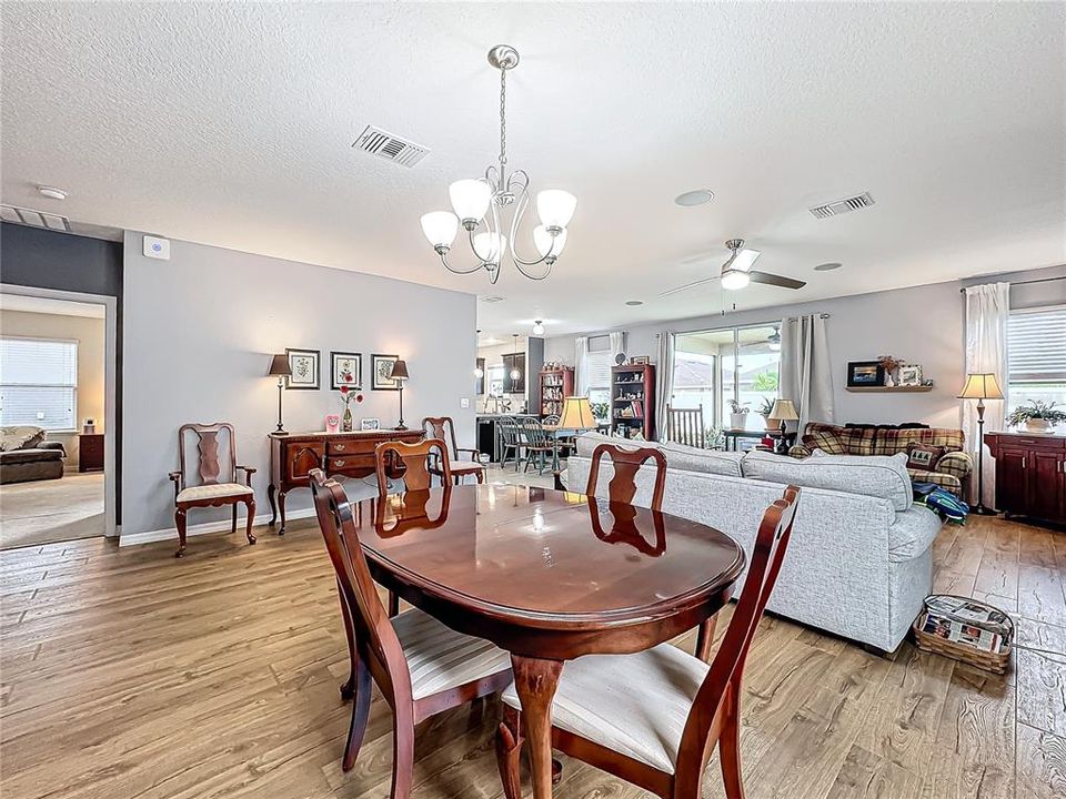 For Sale: $379,900 (3 beds, 2 baths, 1875 Square Feet)