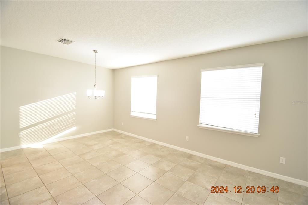 For Rent: $2,595 (4 beds, 2 baths, 2366 Square Feet)