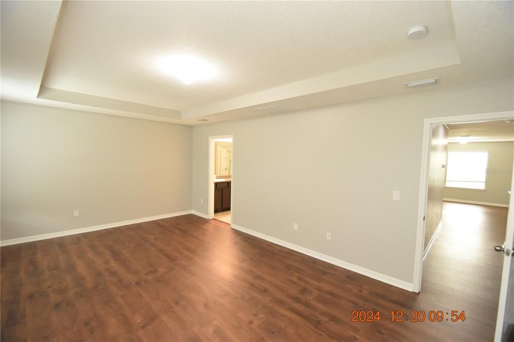 For Rent: $2,595 (4 beds, 2 baths, 2366 Square Feet)