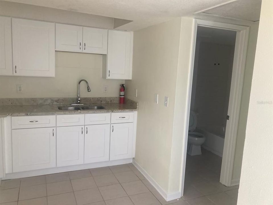 For Rent: $1,395 (1 beds, 1 baths, 800 Square Feet)