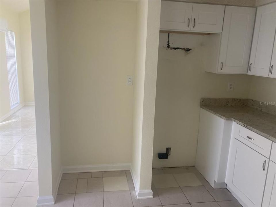 For Rent: $1,395 (1 beds, 1 baths, 800 Square Feet)