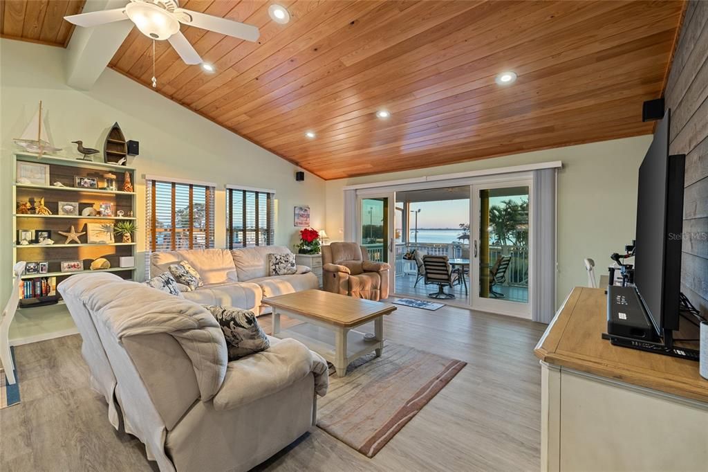 Cedar Tongue and groove ceiling