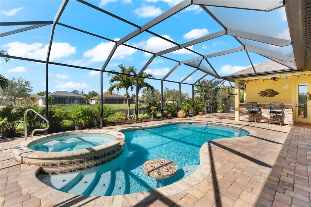 Built-in Seating in Heated Pool