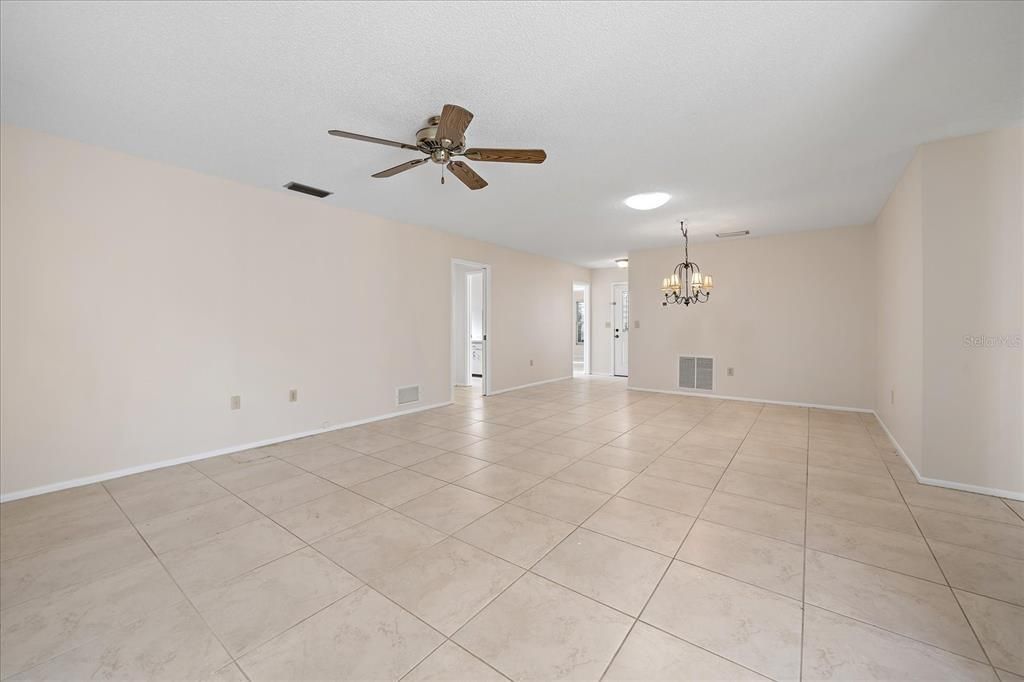 For Sale: $285,000 (2 beds, 2 baths, 1504 Square Feet)