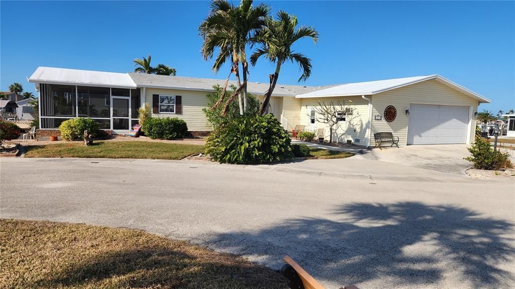 For Sale: $225,000 (3 beds, 2 baths, 1679 Square Feet)