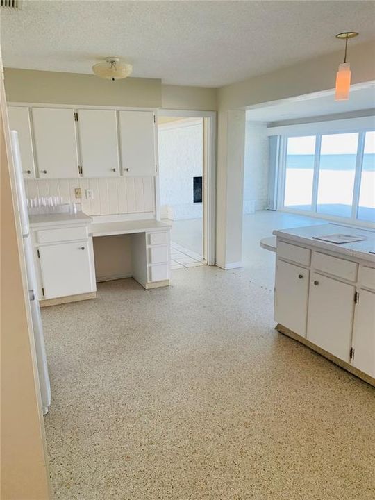 KITCHEN AREA OPEN TO FAMILY ROOM