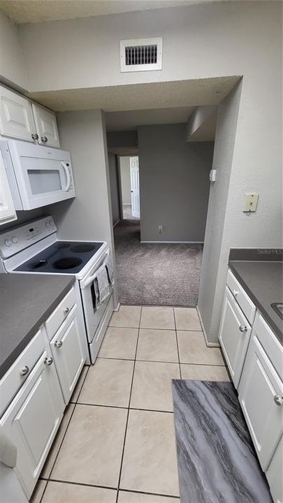 For Rent: $1,450 (2 beds, 1 baths, 768 Square Feet)