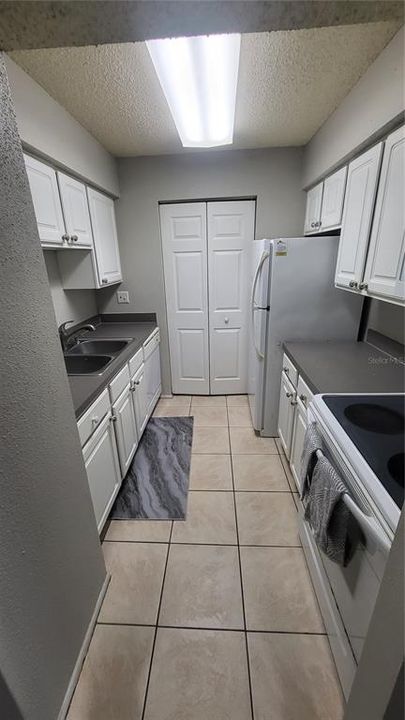 For Rent: $1,450 (2 beds, 1 baths, 768 Square Feet)