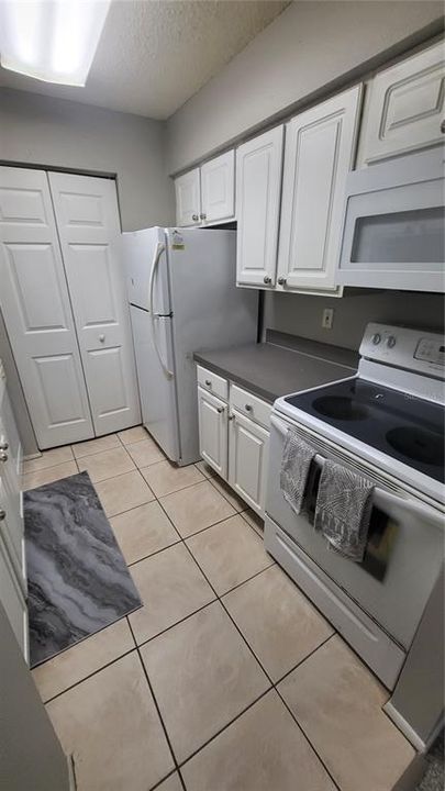 For Rent: $1,450 (2 beds, 1 baths, 768 Square Feet)