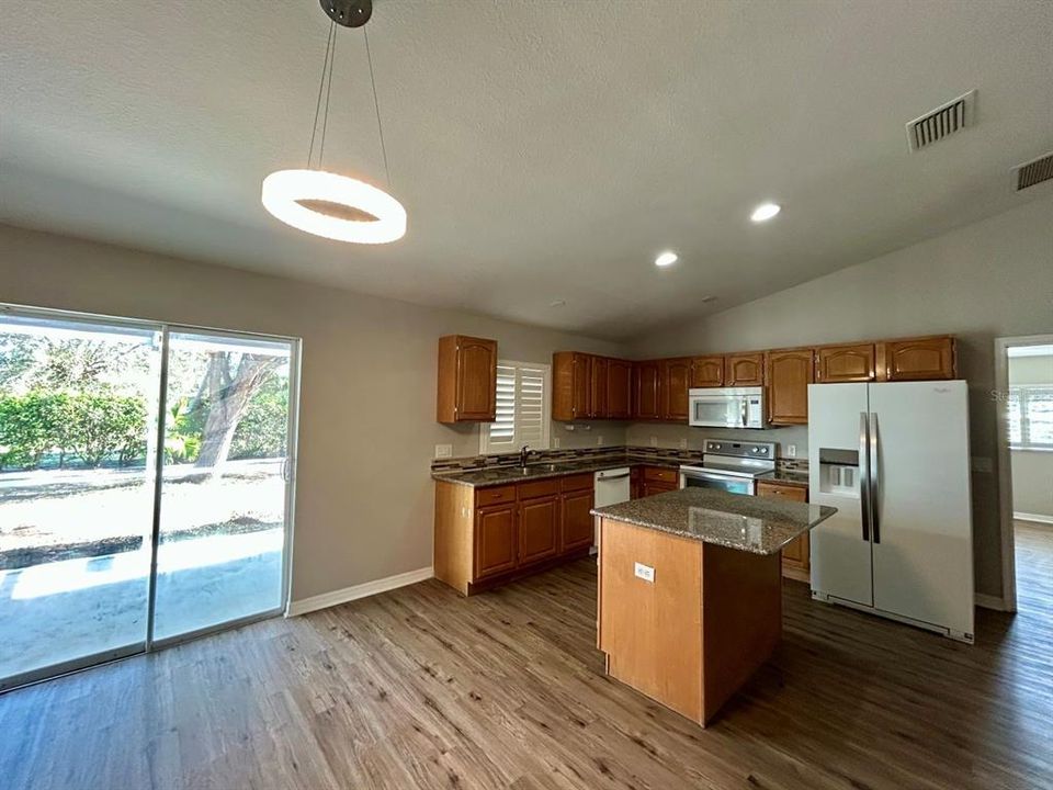 For Sale: $289,900 (3 beds, 2 baths, 1524 Square Feet)