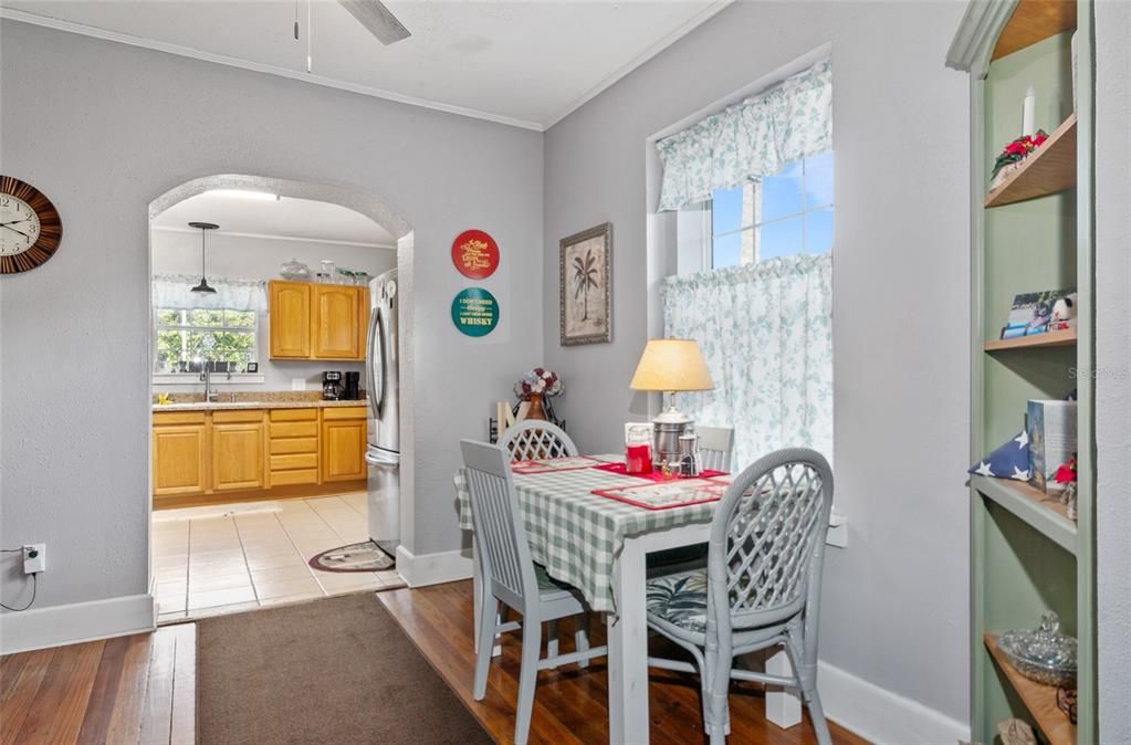 For Sale: $279,900 (3 beds, 2 baths, 1400 Square Feet)