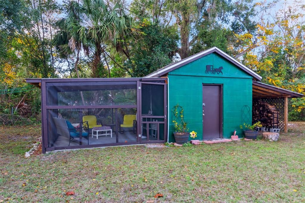 Lean-to with screened-in porch with electric