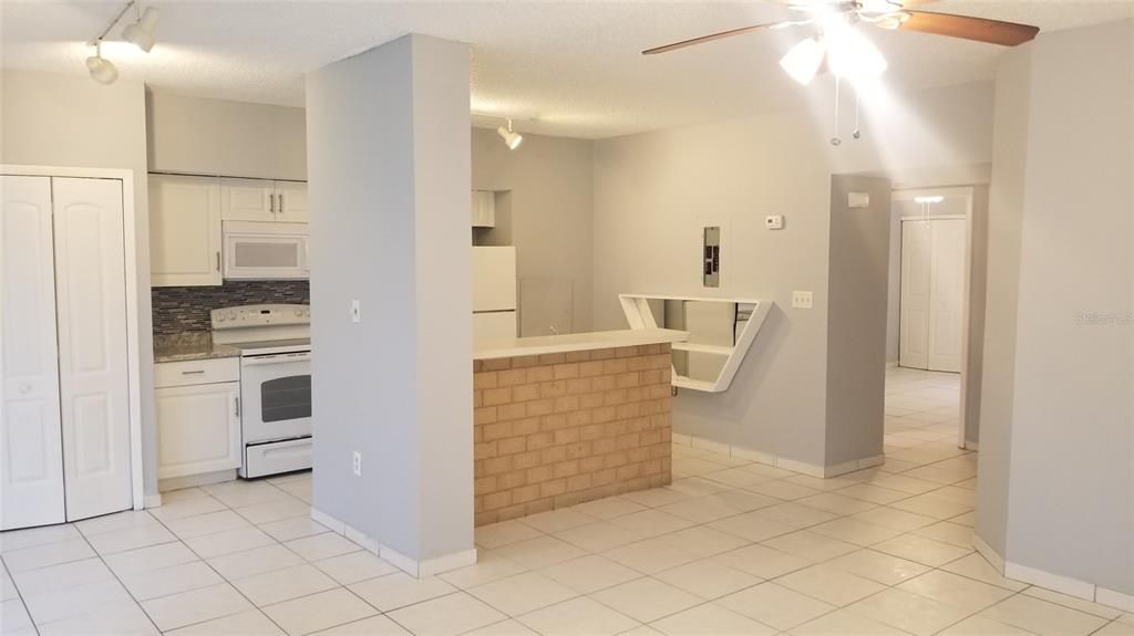 For Rent: $1,495 (2 beds, 1 baths, 796 Square Feet)