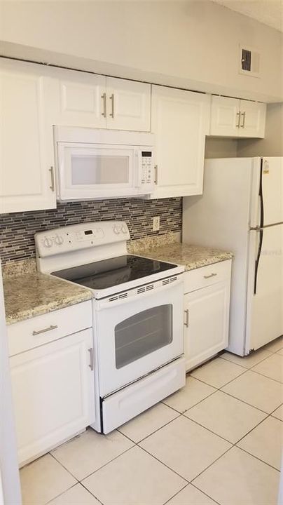 For Rent: $1,495 (2 beds, 1 baths, 796 Square Feet)