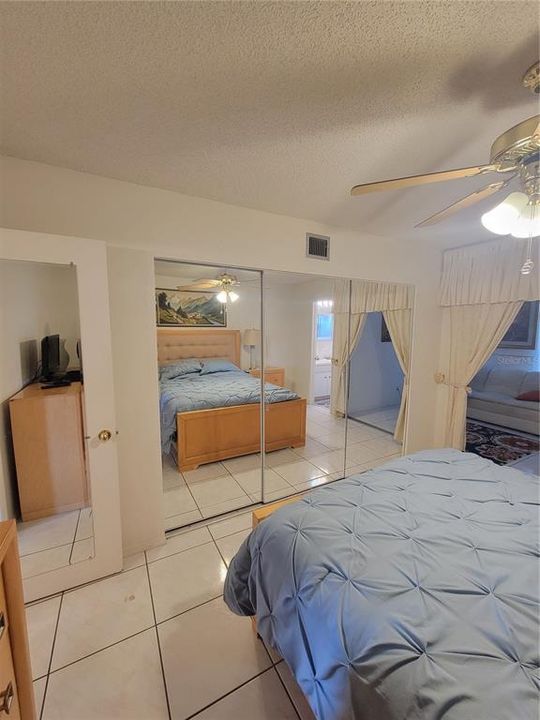 For Rent: $1,700 (2 beds, 2 baths, 1100 Square Feet)