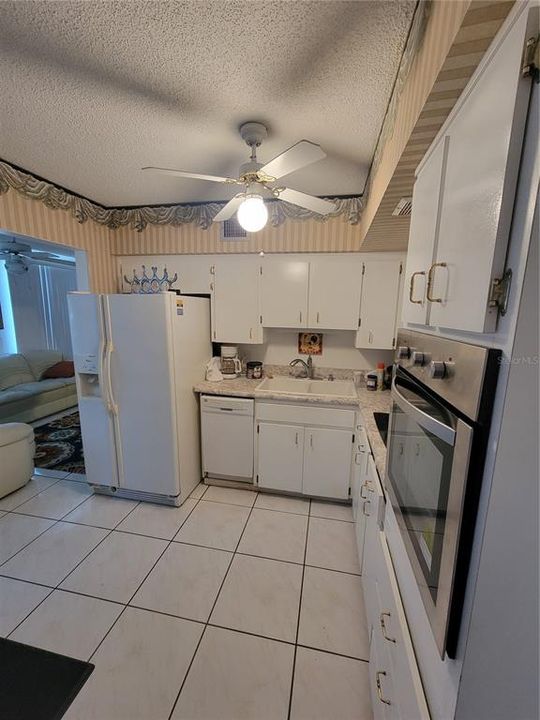 For Rent: $1,700 (2 beds, 2 baths, 1100 Square Feet)