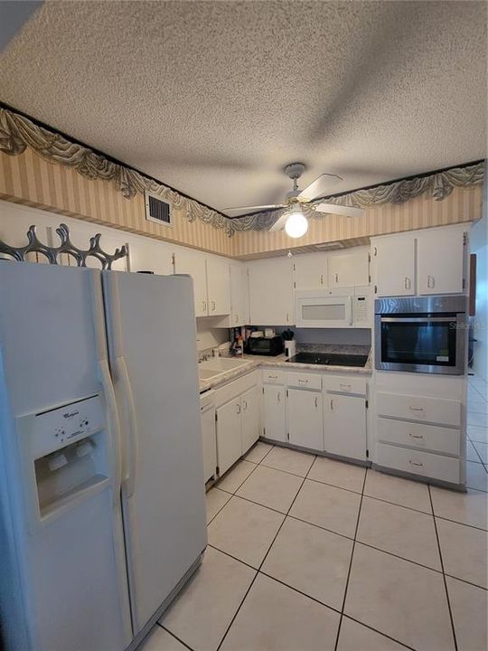 For Rent: $1,700 (2 beds, 2 baths, 1100 Square Feet)