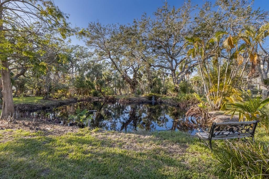 En Venta: $1,999,000 (2.12 acres)