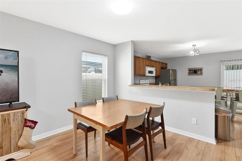 For Sale: $299,900 (3 beds, 2 baths, 1684 Square Feet)