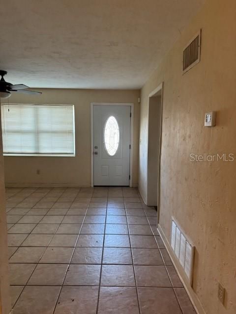 For Rent: $1,400 (3 beds, 1 baths, 1017 Square Feet)