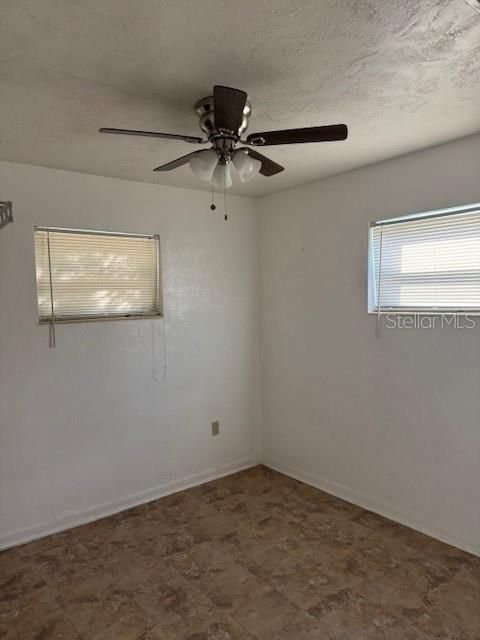 For Rent: $1,400 (3 beds, 1 baths, 1017 Square Feet)