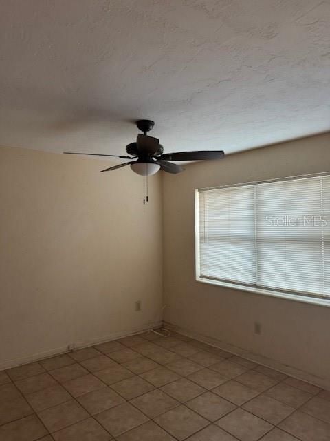 For Rent: $1,400 (3 beds, 1 baths, 1017 Square Feet)