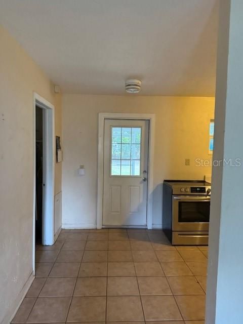 For Rent: $1,400 (3 beds, 1 baths, 1017 Square Feet)