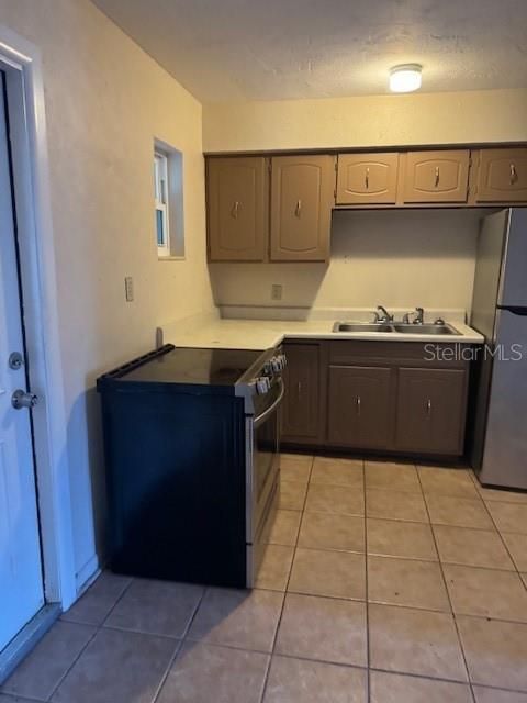 For Rent: $1,400 (3 beds, 1 baths, 1017 Square Feet)