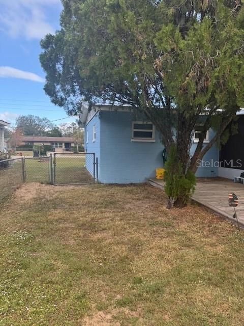 For Rent: $1,400 (3 beds, 1 baths, 1017 Square Feet)