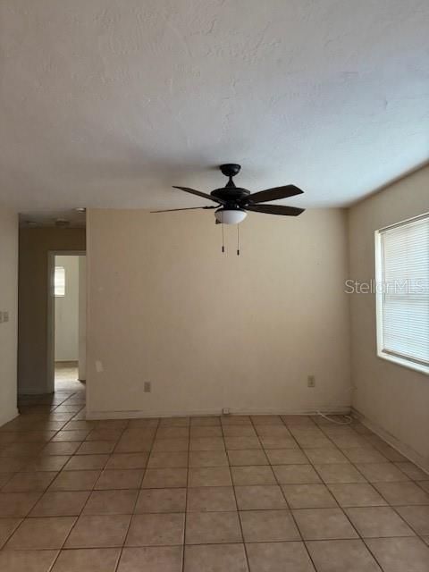 For Rent: $1,400 (3 beds, 1 baths, 1017 Square Feet)