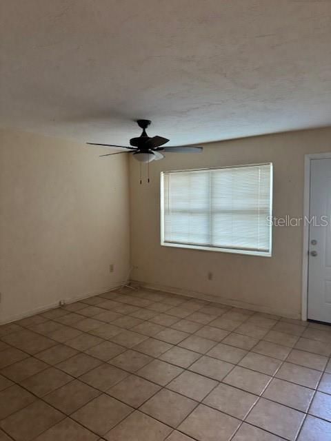 For Rent: $1,400 (3 beds, 1 baths, 1017 Square Feet)