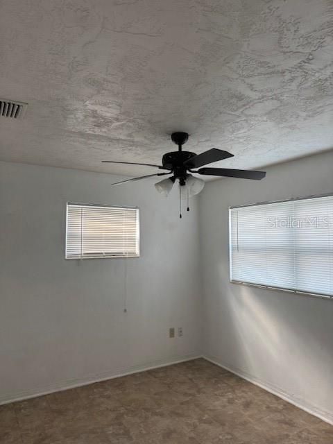 For Rent: $1,400 (3 beds, 1 baths, 1017 Square Feet)