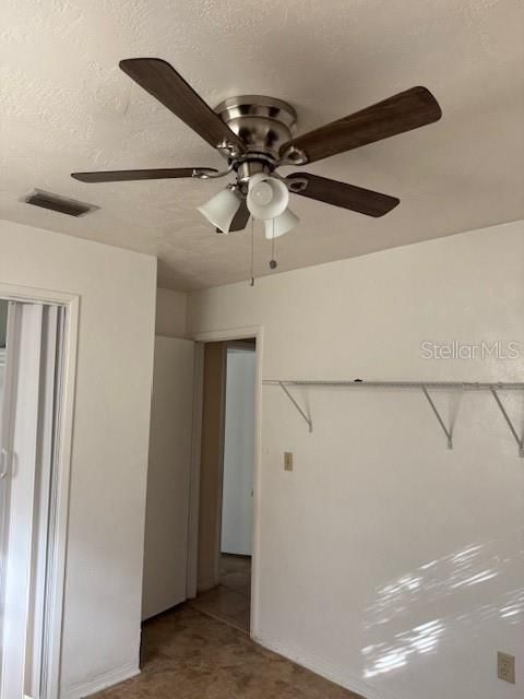 For Rent: $1,400 (3 beds, 1 baths, 1017 Square Feet)