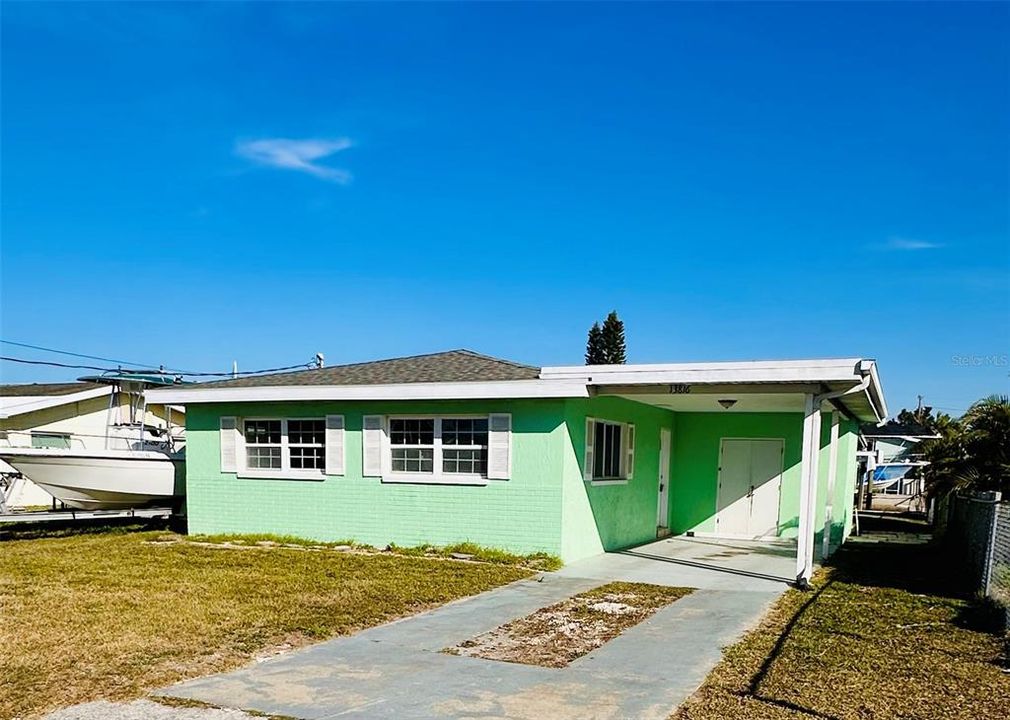 For Sale: $259,900 (2 beds, 1 baths, 1056 Square Feet)