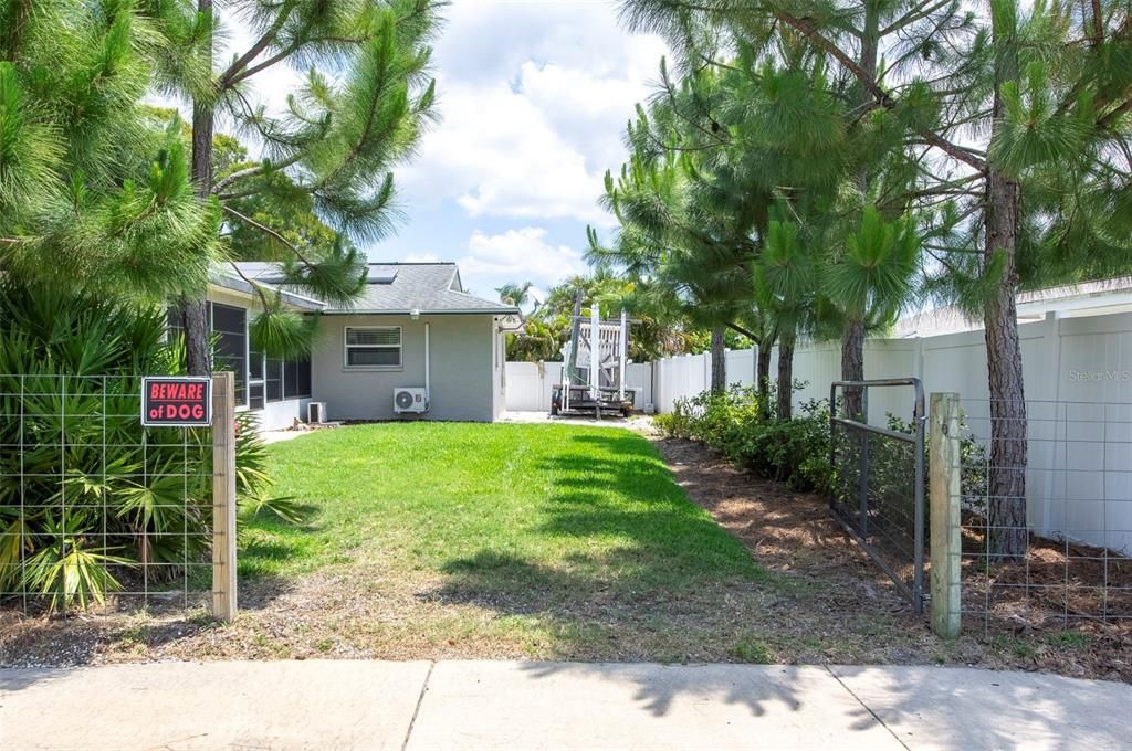 For Sale: $560,000 (3 beds, 2 baths, 2151 Square Feet)