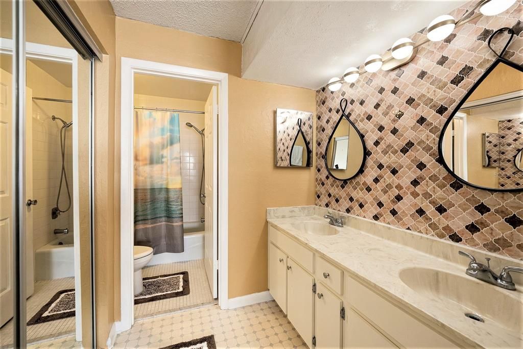 Primary Bathroom 7540 SUNSHINE SKYWAY LN S, #220, SAINT PETERSBURG, FL 33711