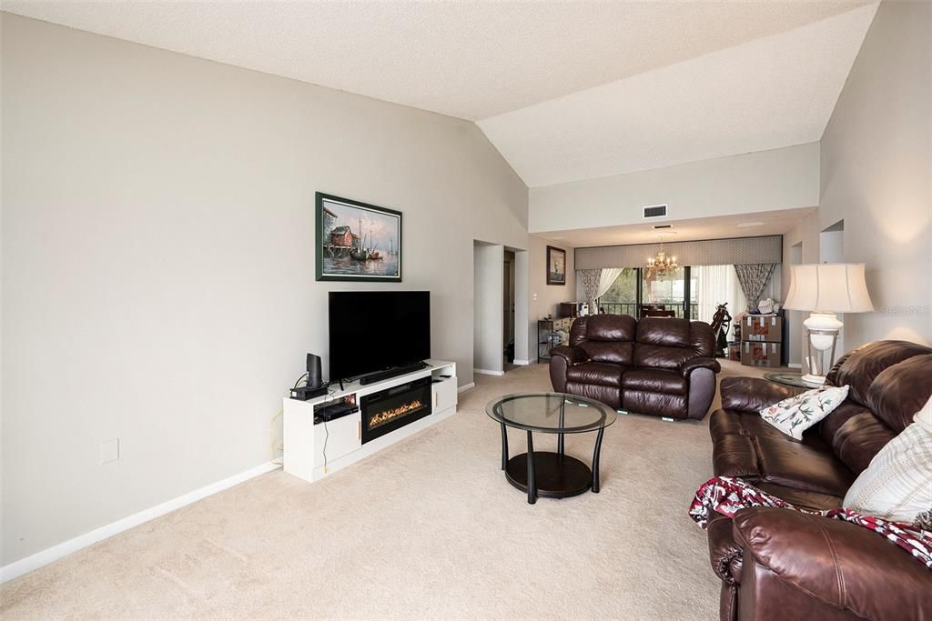 Great Room 7540 SUNSHINE SKYWAY LN S, #220, SAINT PETERSBURG, FL 33711