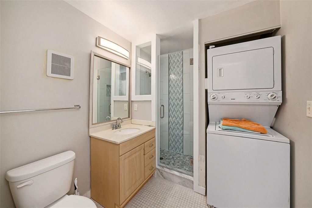 2nd Full Bathroom 7540 SUNSHINE SKYWAY LN S, #220, SAINT PETERSBURG, FL 33711