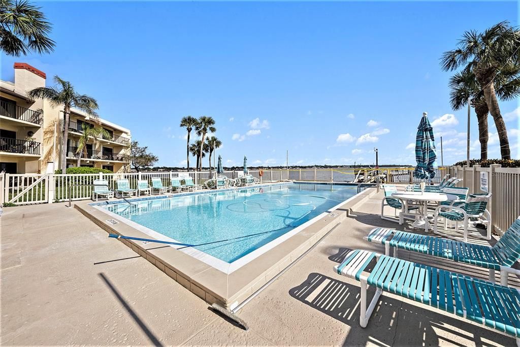 Community Pool 7540 SUNSHINE SKYWAY LN S, #220, SAINT PETERSBURG, FL 33711